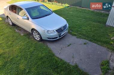 Седан Volkswagen Passat 2006 в Ровно