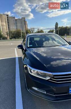 Универсал Volkswagen Passat 2015 в Киеве