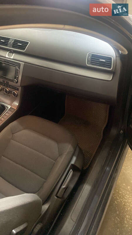 Универсал Volkswagen Passat 2011 в Киеве