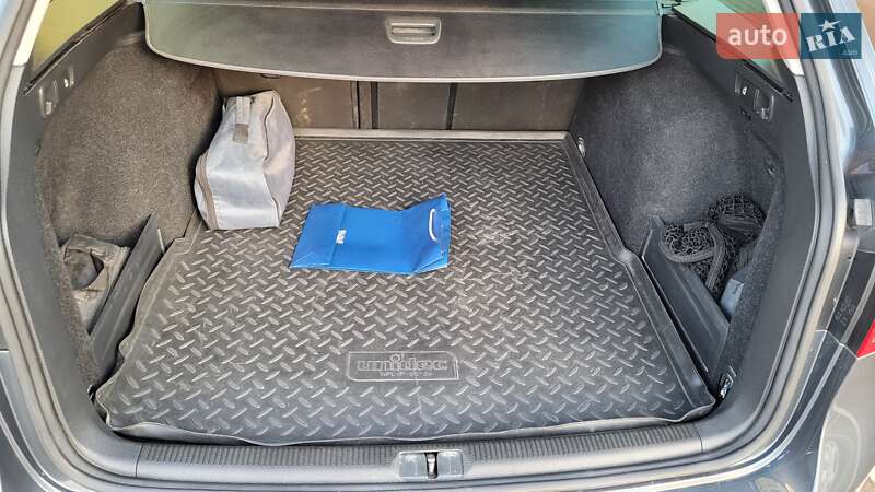 Универсал Volkswagen Passat 2011 в Киеве