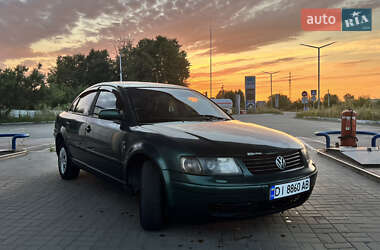 Седан Volkswagen Passat 1999 в Попельне