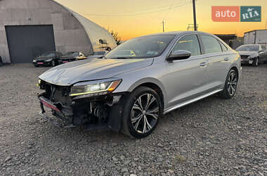 Седан Volkswagen Passat 2021 в Луцьку