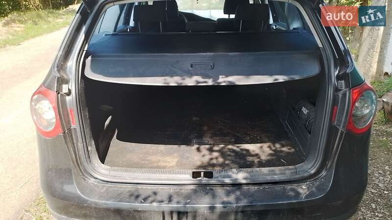 Універсал Volkswagen Passat 2006 в Мукачевому