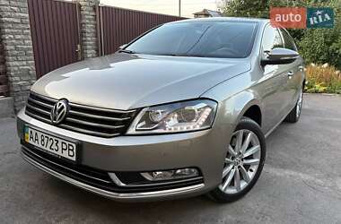 Седан Volkswagen Passat 2012 в Киеве