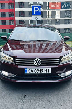 Седан Volkswagen Passat 2012 в Киеве