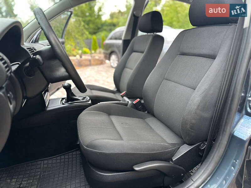 Седан Volkswagen Passat 2001 в Вінниці