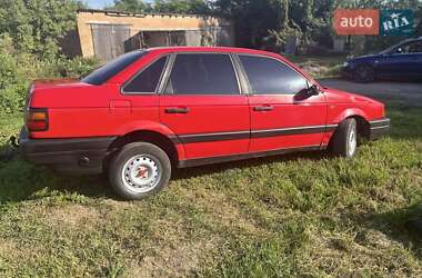 Седан Volkswagen Passat 1992 в Чуднове