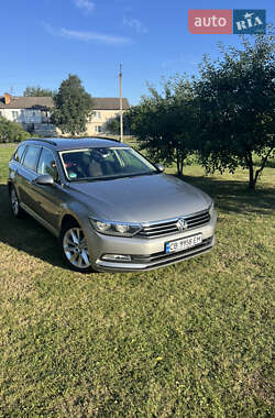 Універсал Volkswagen Passat 2015 в Чернігові