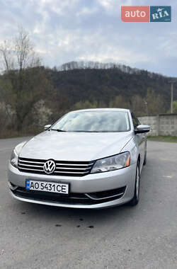Седан Volkswagen Passat 2012 в Хусте