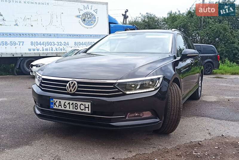Универсал Volkswagen Passat 2016 в Киеве