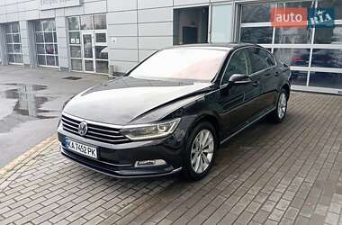 Седан Volkswagen Passat 2018 в Києві