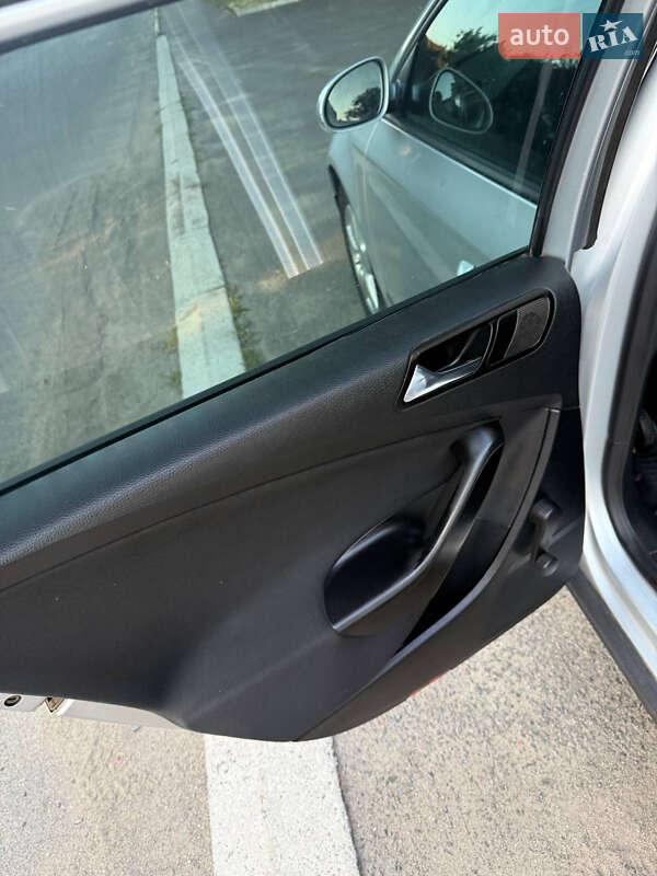 Універсал Volkswagen Passat 2006 в Гайвороні