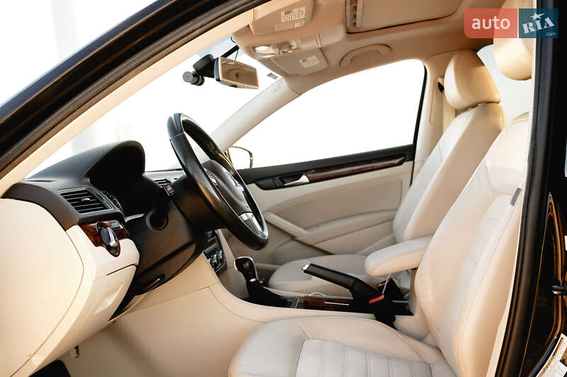 Седан Volkswagen Passat 2011 в Одесі