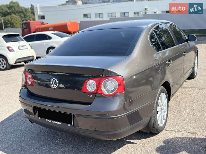 Седан Volkswagen Passat 2006 в Кропивницком