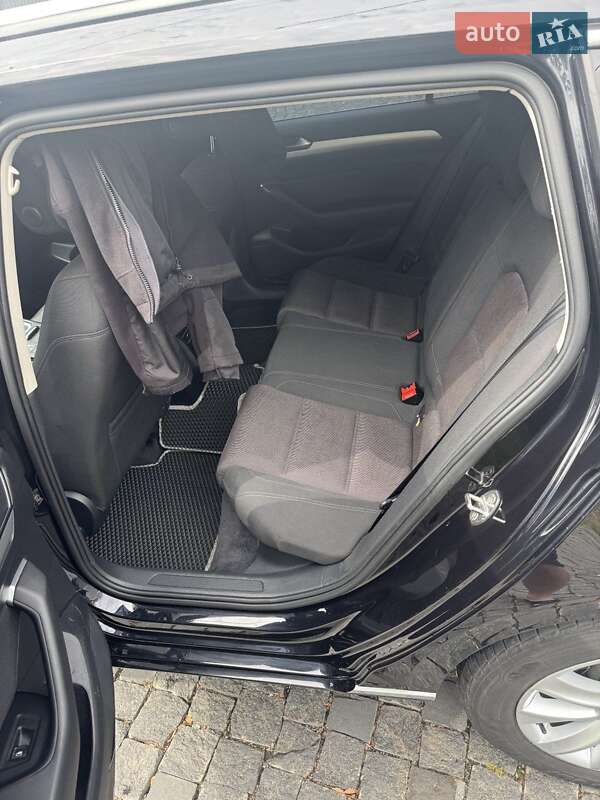 Универсал Volkswagen Passat 2015 в Житомире фото 10 Универсал Volkswagen Passat 2015 в Житомире