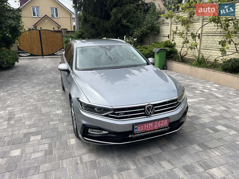 Универсал Volkswagen Passat 2021 в Житомире