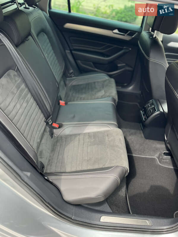 Универсал Volkswagen Passat 2021 в Житомире