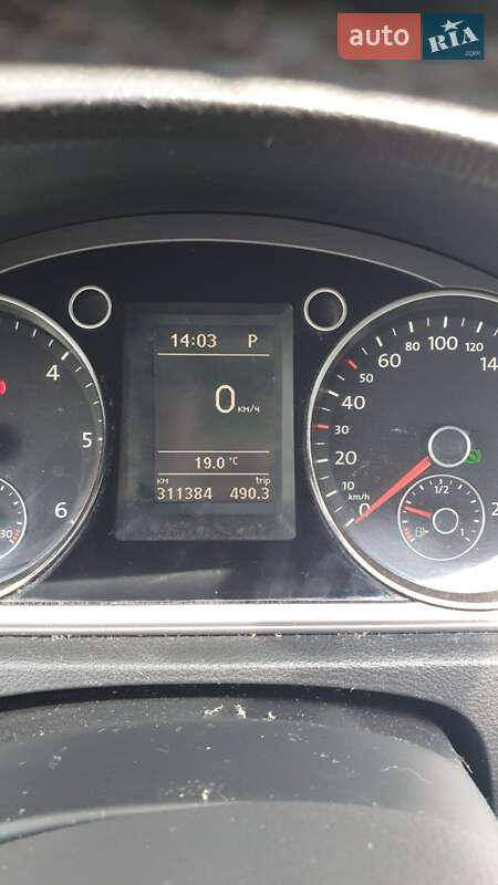 Универсал Volkswagen Passat 2012 в Львове