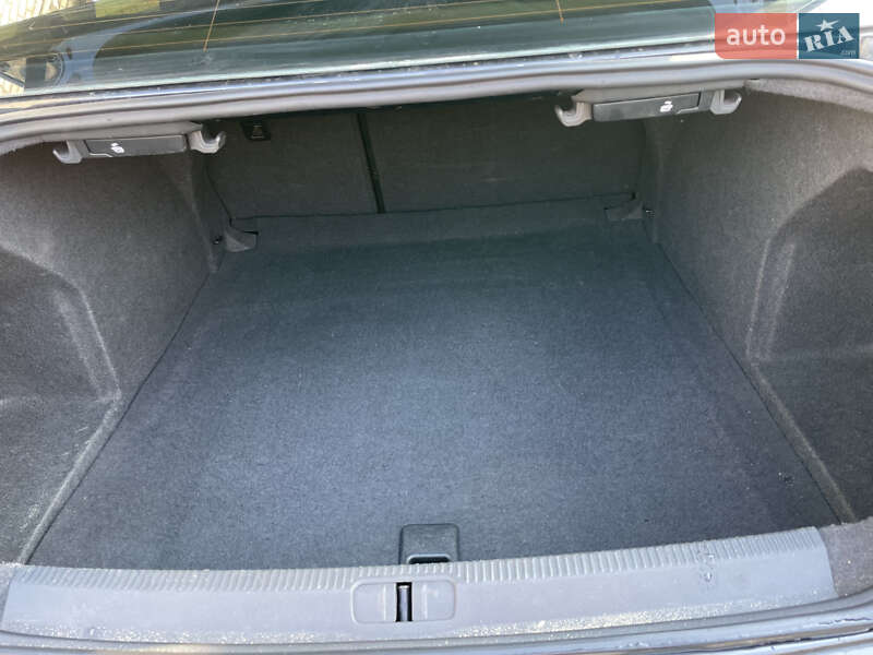 Седан Volkswagen Passat 2011 в Ахтырке