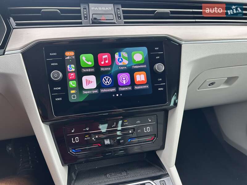 Седан Volkswagen Passat 2020 в Львове