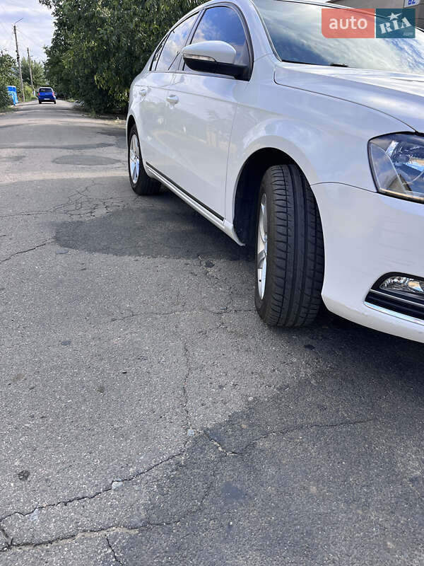 Седан Volkswagen Passat 2012 в Одесі
