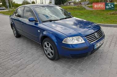 Седан Volkswagen Passat 2002 в Тульчине