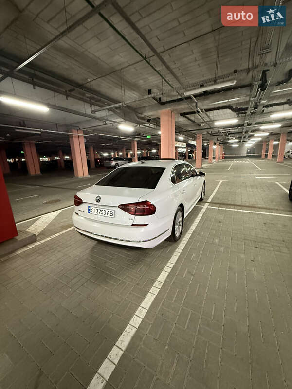 Седан Volkswagen Passat 2018 в Києві