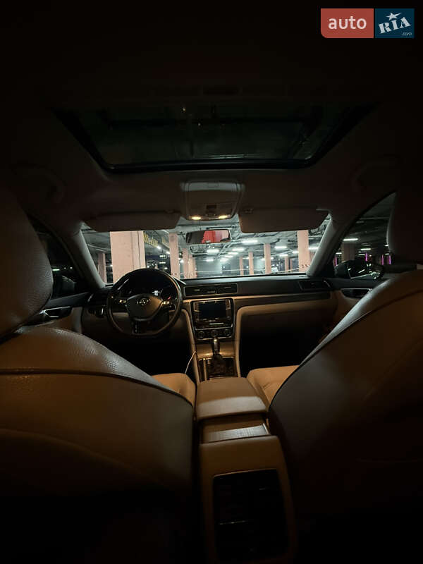 Седан Volkswagen Passat 2018 в Києві