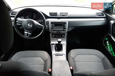 Універсал Volkswagen Passat 2011 в  фото 10 Універсал Volkswagen Passat 2011 в