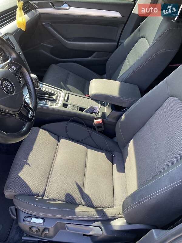 Универсал Volkswagen Passat 2015 в Корсуне-Шевченковском