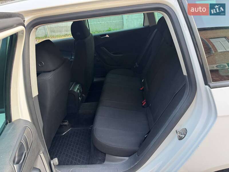 Универсал Volkswagen Passat 2009 в Харькове