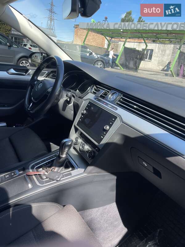 Універсал Volkswagen Passat 2017 в Чернігові