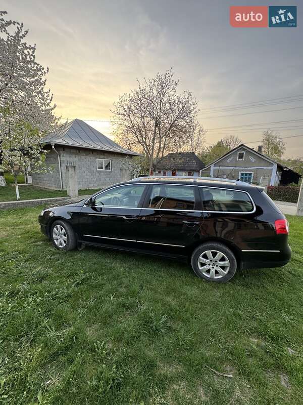 Універсал Volkswagen Passat 2010 в Чернівцях