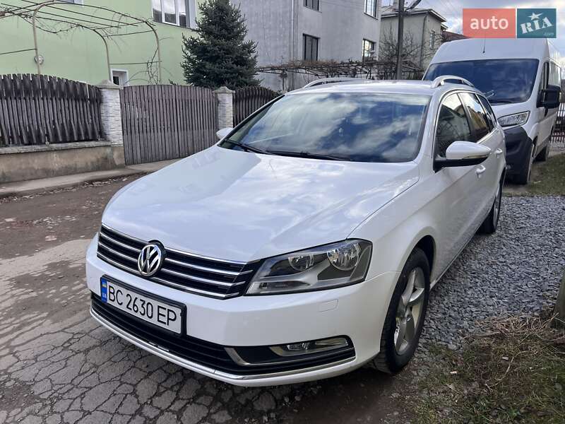 Универсал Volkswagen Passat 2011 в Дрогобыче
