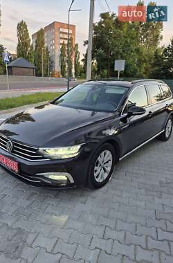 Універсал Volkswagen Passat 2020 в Вараші