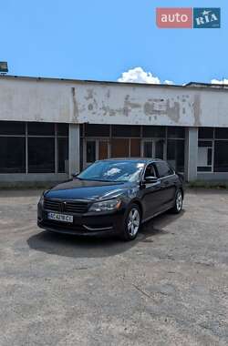 Седан Volkswagen Passat 2012 в Луцьку