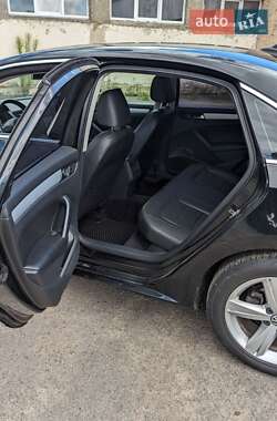 Седан Volkswagen Passat 2012 в 