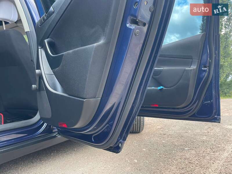 Универсал Volkswagen Passat 2010 в Коростене