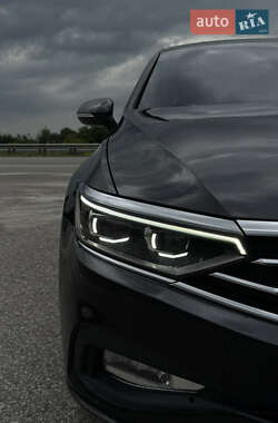 Универсал Volkswagen Passat 2020 в Киеве
