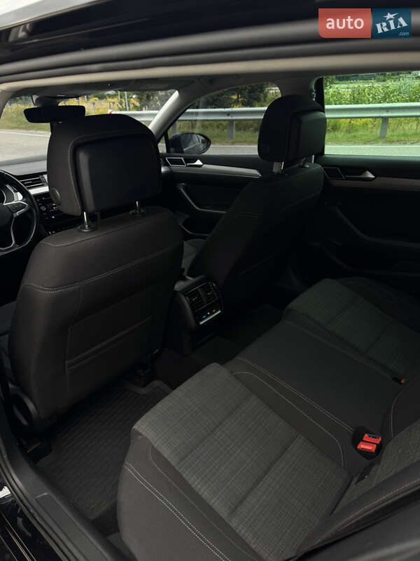 Универсал Volkswagen Passat 2020 в Киеве