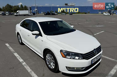 Седан Volkswagen Passat 2013 в 