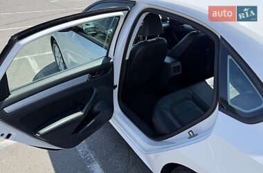 Седан Volkswagen Passat 2013 в 