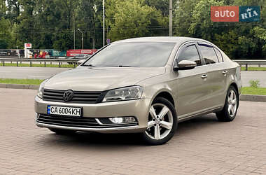 Седан Volkswagen Passat 2011 в Києві