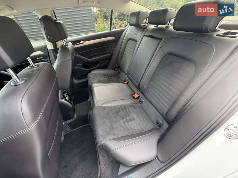 Седан Volkswagen Passat 2017 в Ковеле