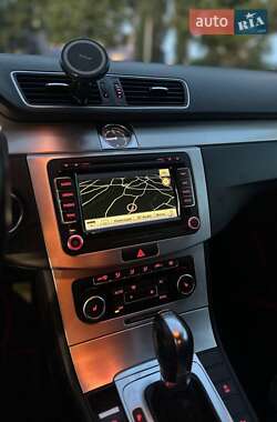 Універсал Volkswagen Passat 2011 в  фото 6 Універсал Volkswagen Passat 2011 в