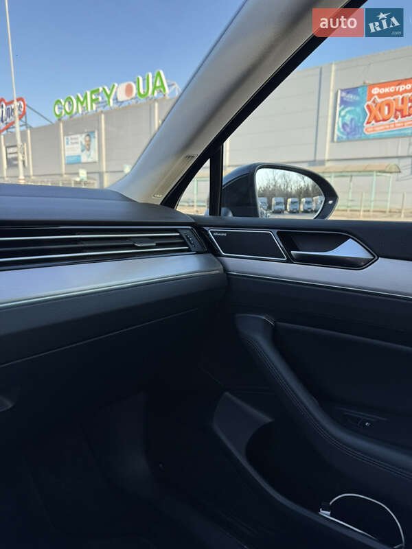 Універсал Volkswagen Passat 2017 в Запоріжжі