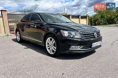 Седан Volkswagen Passat 2015 в Хмельницькому