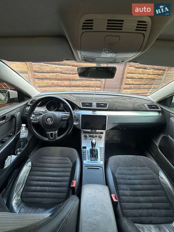 Седан Volkswagen Passat 2011 в Харькове