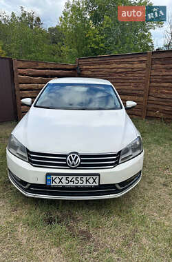 Седан Volkswagen Passat 2011 в Харькове