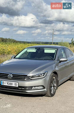 Седан Volkswagen Passat 2016 в Гадяче